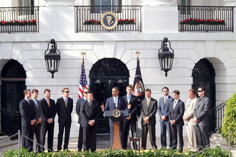 president-barack-obama-tony-stewat-nascar-5